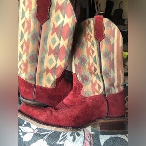 Price drop Circle G Women's Serape Wine Cowgirl Boots L5725 good condition